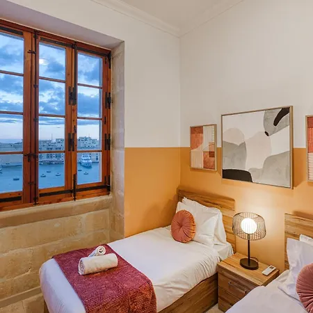 شقة Maltese Maisonette In Historic With Sea Views By 360 Estates *