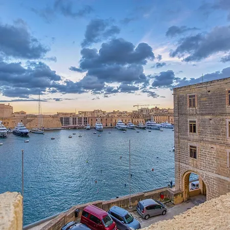 شقة Maltese Maisonette In Historic With Sea Views By 360 Estates