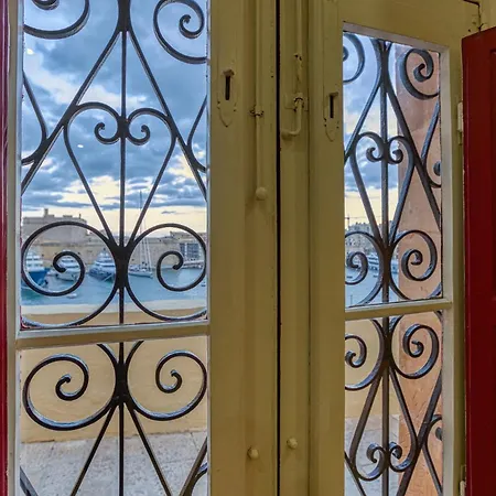 شقة Maltese Maisonette In Historic With Sea Views By 360 Estates