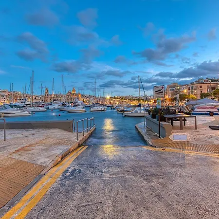 شقة Maltese Maisonette In Historic With Sea Views By 360 Estates *