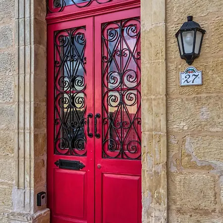 Maltese Maisonette In Historic With Sea Views By 360 Estates Senglea