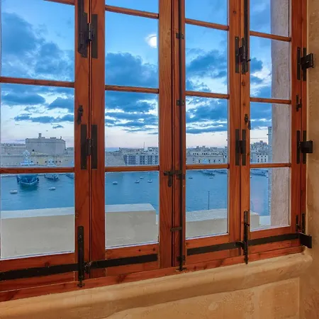 Apartment Maltese Maisonette In Historic With Sea Views By 360 Estates
