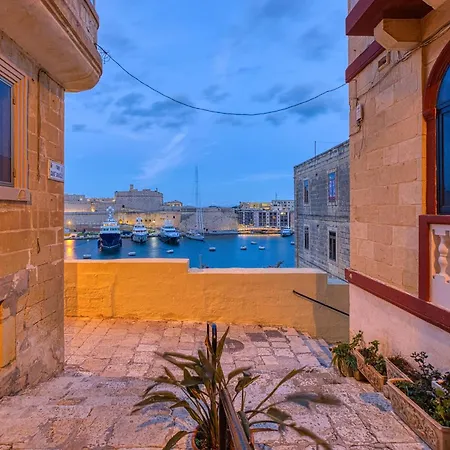 Maltese Maisonette In Historic With Sea Views By 360 Estates Apartment Senglea