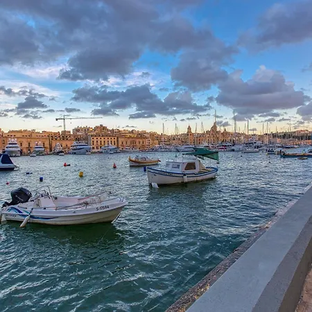 Maltese Maisonette In Historic With Sea Views By 360 Estates