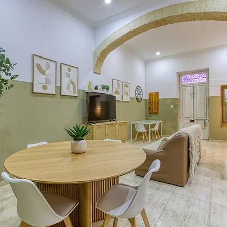 Apartment Maltese Maisonette In Historic With Sea Views By 360 Estates Senglea