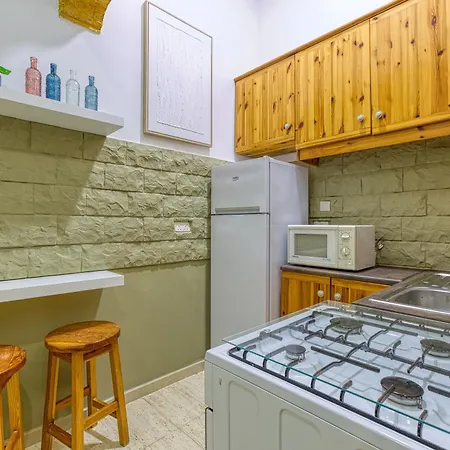 Maltese Maisonette In Historic With Sea Views By 360 Estates Senglea