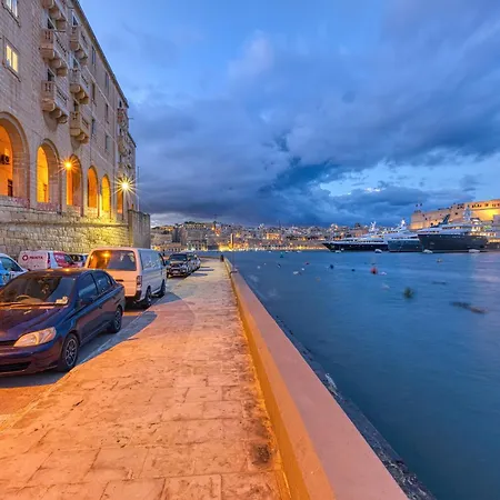 Maltese Maisonette In Historic With Sea Views By 360 Estates Apartment Senglea