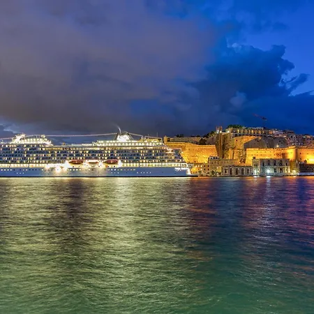 Maltese Maisonette In Historic With Sea Views By 360 Estates *