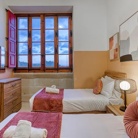 Maltese Maisonette In Historic With Sea Views By 360 Estates Senglea