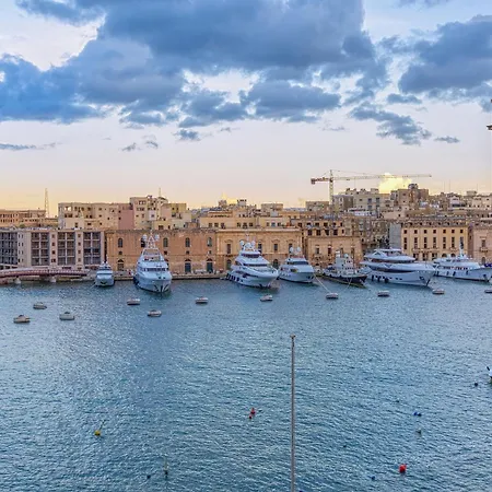 Apartment Maltese Maisonette In Historic With Sea Views By 360 Estates *