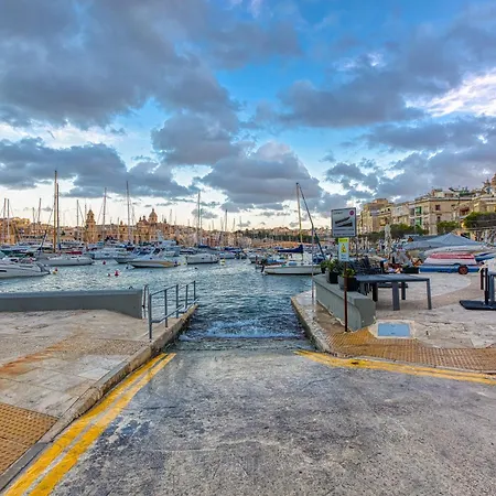 Maltese Maisonette In Historic With Sea Views By 360 Estates