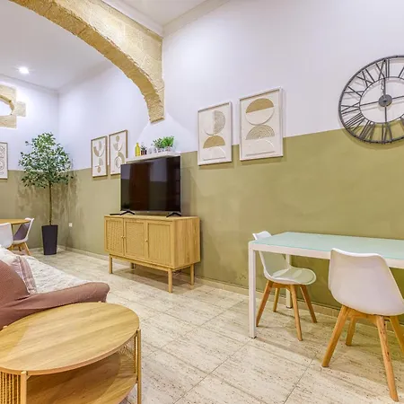 Maltese Maisonette In Historic With Sea Views By 360 Estates Senglea