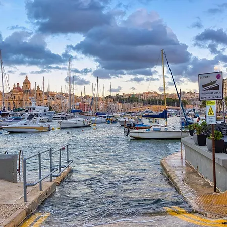 Maltese Maisonette In Historic With Sea Views By 360 Estates Apartment