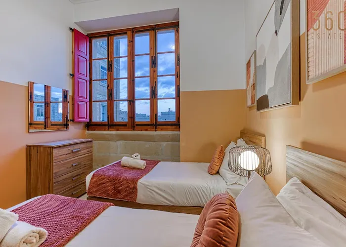 Maltese Maisonette In Historic With Sea Views By 360 Estates Lejlighed *