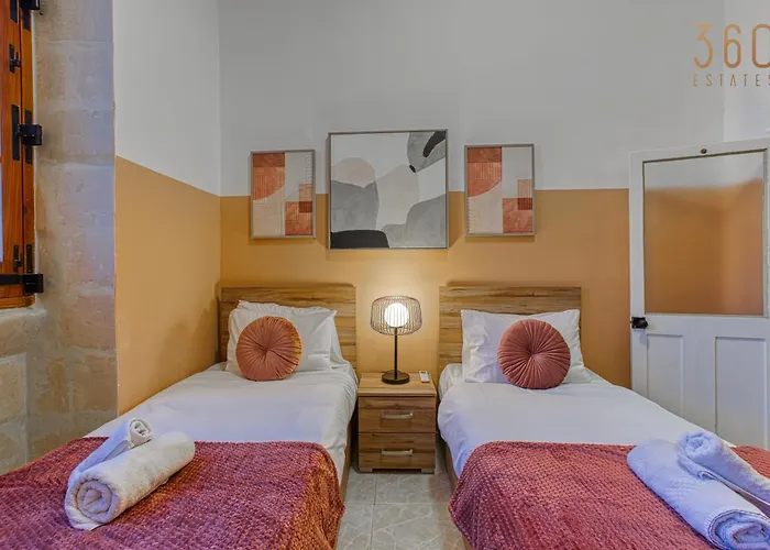 Maltese Maisonette In Historic With Sea Views By 360 Estates Lejlighed