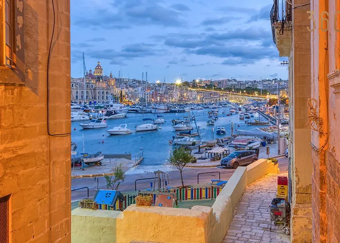 Maltese Maisonette In Historic With Sea Views By 360 Estates