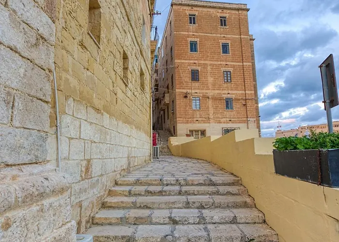 Lejlighed Maltese Maisonette In Historic With Sea Views By 360 Estates *
