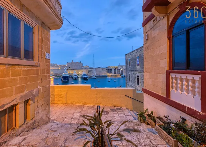 Maltese Maisonette In Historic With Sea Views By 360 Estates Lejlighed Senglea