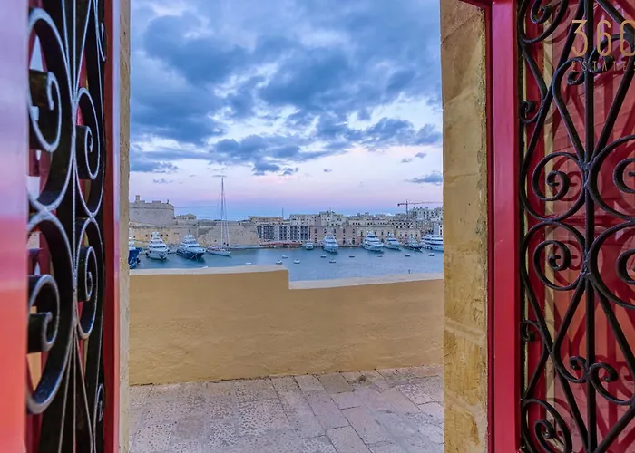 Maltese Maisonette In Historic With Sea Views By 360 Estates Lejlighed