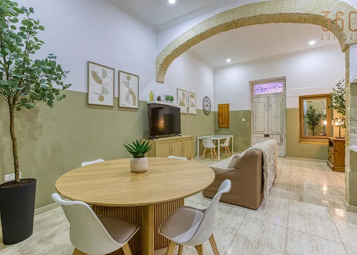 Lejlighed Maltese Maisonette In Historic With Sea Views By 360 Estates Senglea
