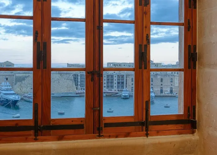 Maltese Maisonette In Historic With Sea Views By 360 Estates Lejlighed *