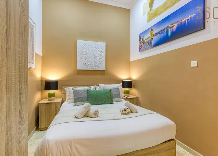 Maltese Maisonette In Historic With Sea Views By 360 Estates