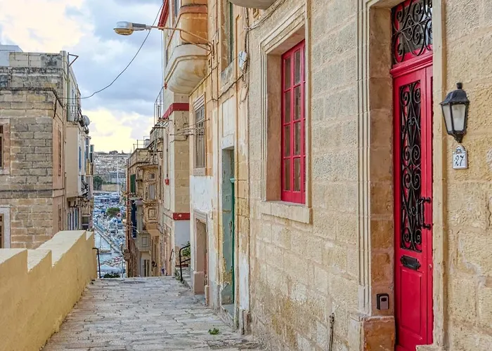 Maltese Maisonette In Historic With Sea Views By 360 Estates Lejlighed Senglea