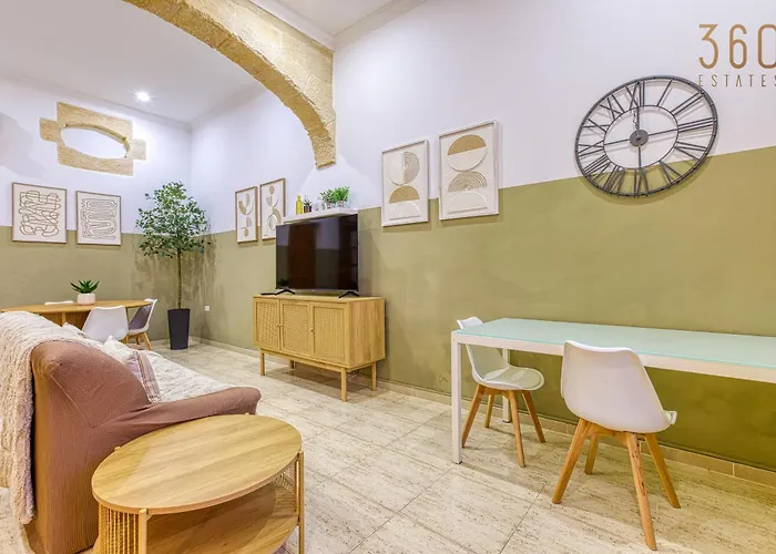Maltese Maisonette In Historic With Sea Views By 360 Estates Senglea