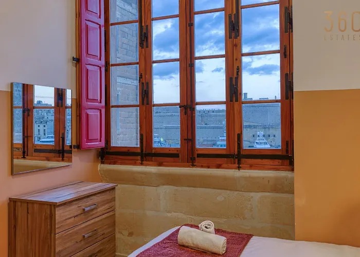 Lejlighed Maltese Maisonette In Historic With Sea Views By 360 Estates