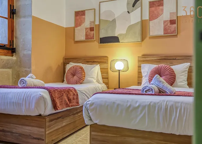 Maltese Maisonette In Historic With Sea Views By 360 Estates Lejlighed