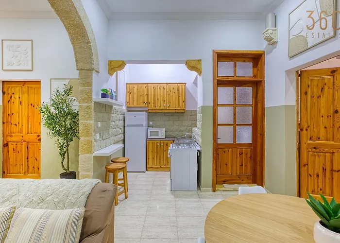 Maltese Maisonette In Historic With Sea Views By 360 Estates Lejlighed