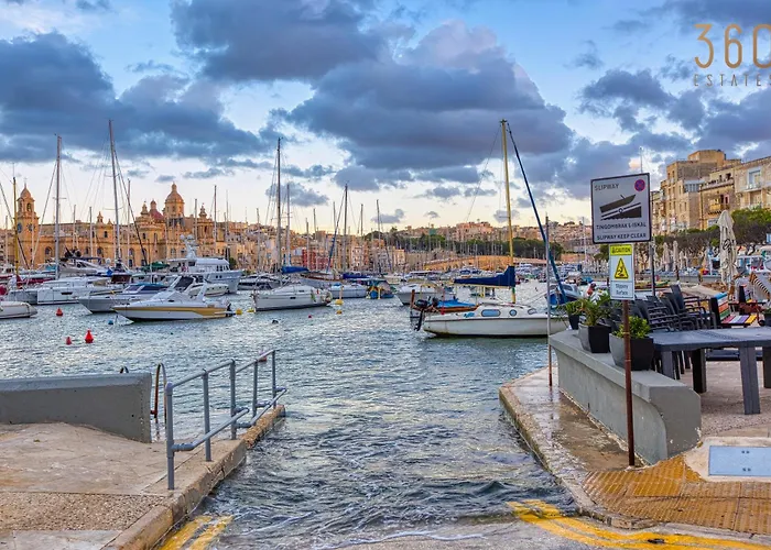 Maltese Maisonette In Historic With Sea Views By 360 Estates Lejlighed